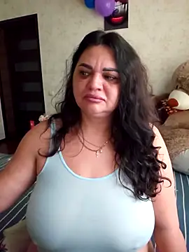 Snapshot of littleRikka chatting on 04-15-26, 04:29 littleRikka online show from 04-15-26, 04:29