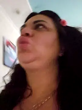 Snapshot of littleRikka chatting on 10-10-25, 08:31 littleRikka online show from 10-10-25, 08:31