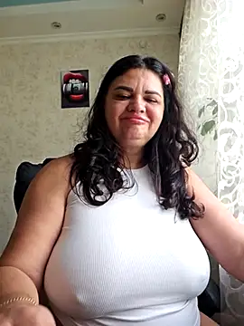 Snapshot of littleRikka chatting on 10-13-25, 08:38 littleRikka online show from 10-13-25, 08:38