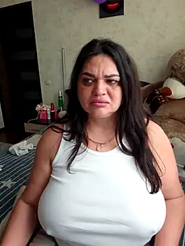 Snapshot of littleRikka chatting on 04-13-26, 08:07 littleRikka online show from 04-13-26, 08:07