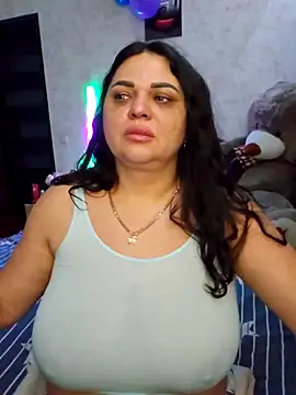 Snapshot of littleRikka chatting on 04-15-26, 06:12 littleRikka online show from 04-15-26, 06:12