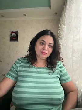 Snapshot of littleRikka chatting on 01-16-25, 07:28 littleRikka online show from 01-16-25, 07:28