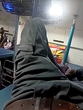 Snapshot of Bengali_BULL1 chatting on 09-27-25, 02:12 Bengali BULL1 online show from 09-27-25, 02:12