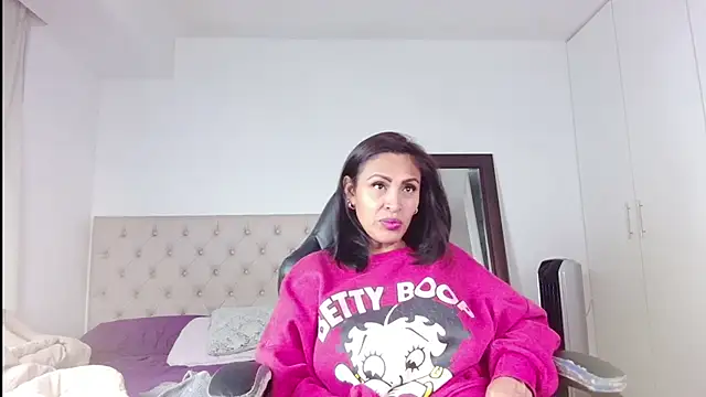ms freyax online show from 07-08-26, 05:19