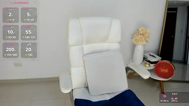Snapshot of renata_t_ chatting on 05-15-26, 11:03 renata t online show from 05-15-26, 11:03