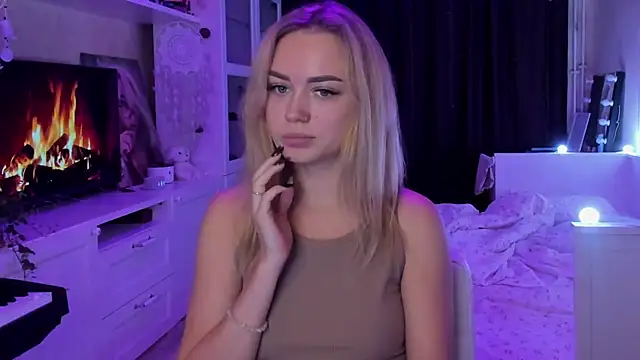 MaryDreaminess online show from 10-11-25, 08:32