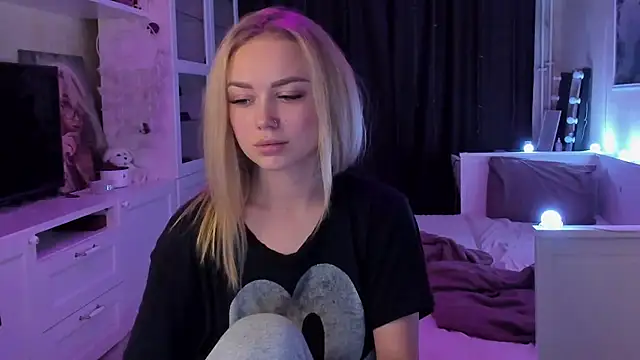 MaryDreaminess online show from 09-18-25, 08:23