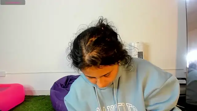 AbbyTaylorr online show from 11-11-25, 03:23