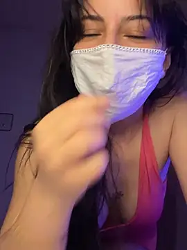 White-Petite online show from 04-03-26, 08:04