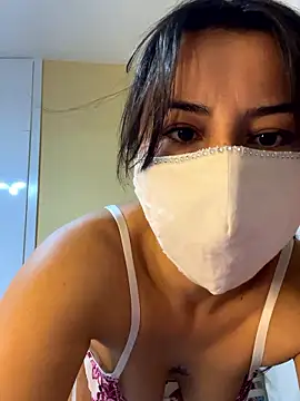 White-Petite online show from 01-08-26, 02:12