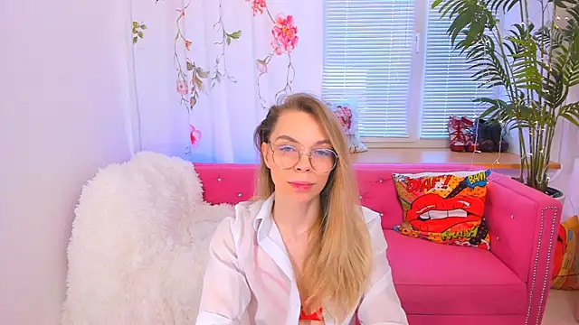 Snapshot of The_Deep_Passion chatting on 02-19-25, 09:06 The Deep Passion online show from 02-19-25, 09:06