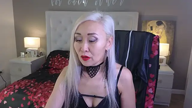 RoxalanaStar online show from 10-07-25, 08:54