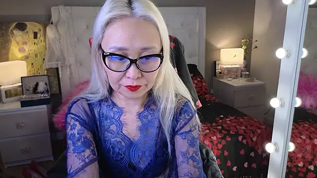 RoxalanaStar online show from 01-31-26, 11:25