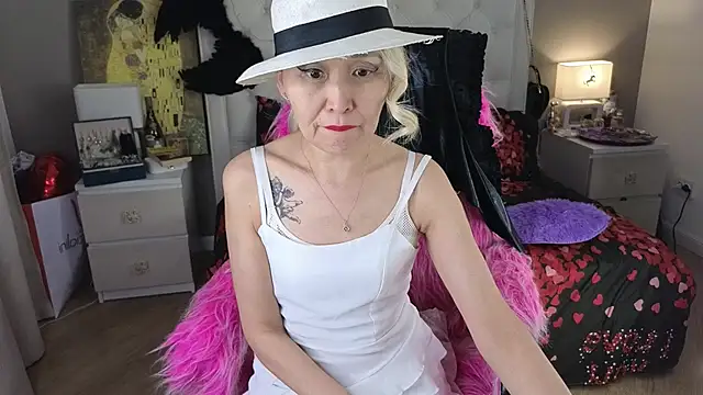 RoxalanaStar online show from 06-20-26, 09:09
