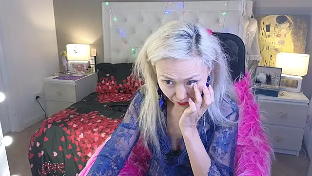 RoxalanaStar online show from 02-25-26, 11:15