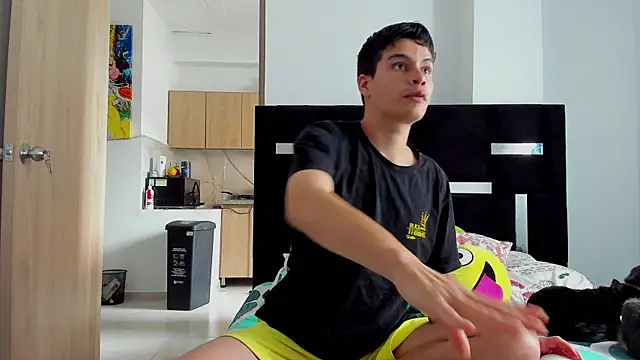 Dimitrixxx   online show from 09-08-25, 04:17