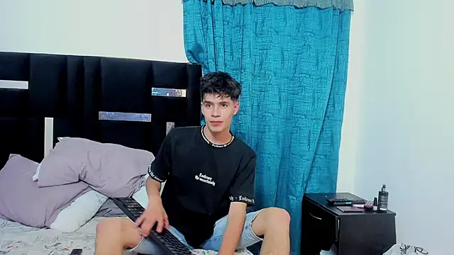 Dimitrixxx   online show from 01-14-25, 06:13