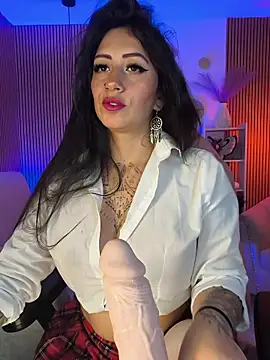 Tattooed spittingdoll online show from 12-21-25, 02:52