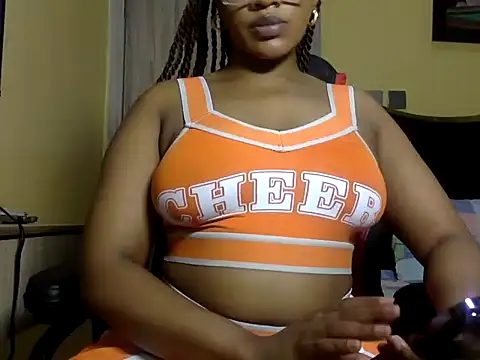 Snapshot of BOOTYBANGER24xx chatting on 06-21-26, 12:33 BOOTYBANGER24xx online show from 06-21-26, 12:33
