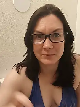 DesreRose online show from 06-25-26, 10:59