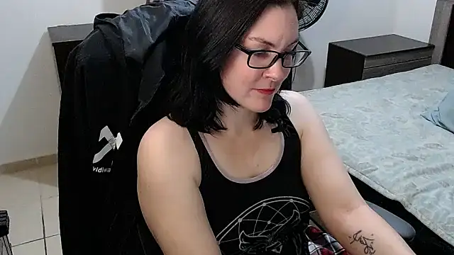 DesreRose online show from 11-18-25, 11:48