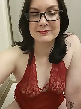 Snapshot of DesreRose chatting on 06-13-26, 11:02 DesreRose online show from 06-13-26, 11:02