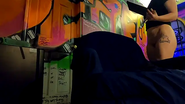 Snapshot of TheDaisyChaos chatting on 02-27-25, 04:35 TheDaisyChaos online show from 02-27-25, 04:35