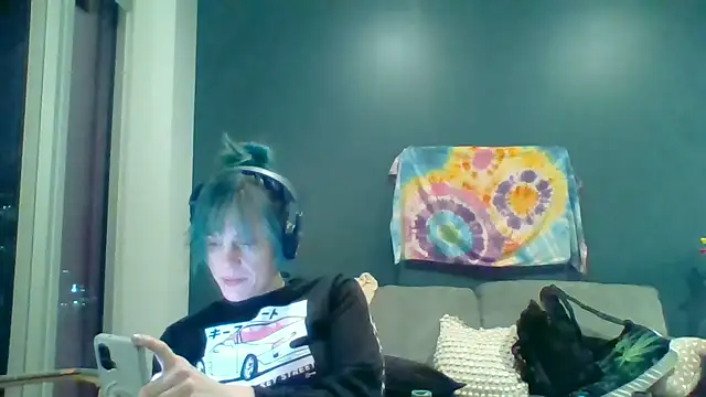 TheDaisyChaos online show from 12-17-25, 03:11