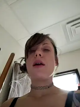 Snapshot of TheDaisyChaos chatting on 10-20-25, 03:30 TheDaisyChaos online show from 10-20-25, 03:30