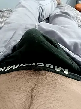 Babyucum4me online show from 11-21-25, 06:40