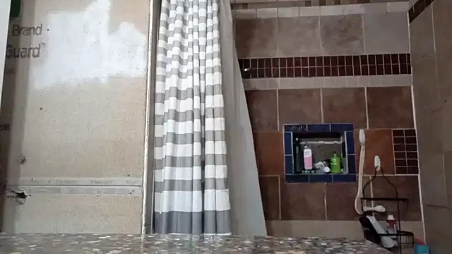 Snapshot of ThickDMatty@xh chatting on 12-05-24, 05:32 ThickDMattyxh online show from 12-05-24, 05:32