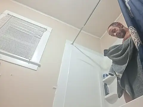 Snapshot of ThickDMatty@xh chatting on 09-14-25, 03:29 ThickDMattyxh online show from 09-14-25, 03:29