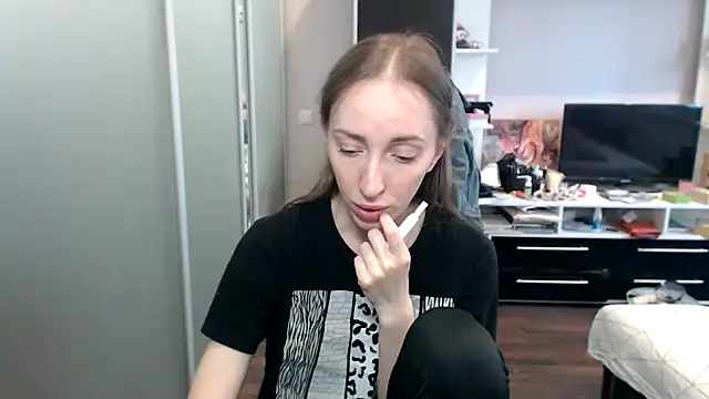 Natalimeowks online show from 06-12-26, 04:49