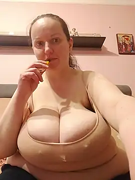 Snapshot of BustyLadyAlma chatting on 05-28-26, 08:44 BustyLadyAlma online show from 05-28-26, 08:44