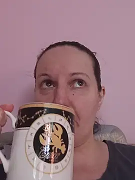 Snapshot of BustyLadyAlma chatting on 06-14-26, 06:25 BustyLadyAlma online show from 06-14-26, 06:25