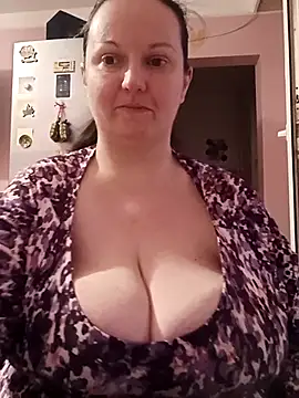 BustyLadyAlma online show from 02-09-26, 06:22