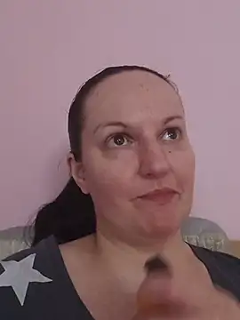 Snapshot of BustyLadyAlma chatting on 07-12-26, 06:58 BustyLadyAlma online show from 07-12-26, 06:58