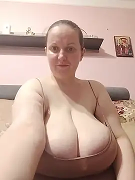 Snapshot of BustyLadyAlma chatting on 07-20-26, 10:39 BustyLadyAlma online show from 07-20-26, 10:39