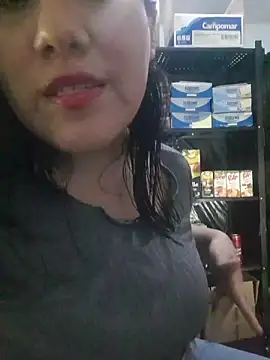 Snapshot of Kalani_Engel chatting on 06-15-26, 12:33 Kalani Engel online show from 06-15-26, 12:33