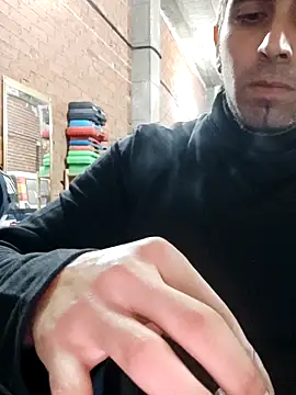 Snapshot of wolf113r chatting on 11-02-25, 07:19 wolf113r online show from 11-02-25, 07:19