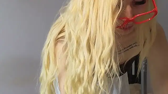 JuliaJuliette online show from 09-19-25, 01:09