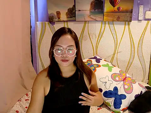 BURBERRY69 online show from 02-03-26, 02:53