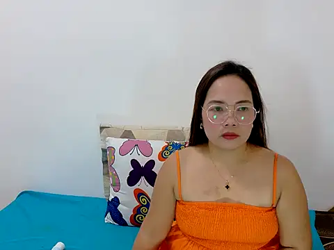 BURBERRY69 online show from 04-02-26, 07:26