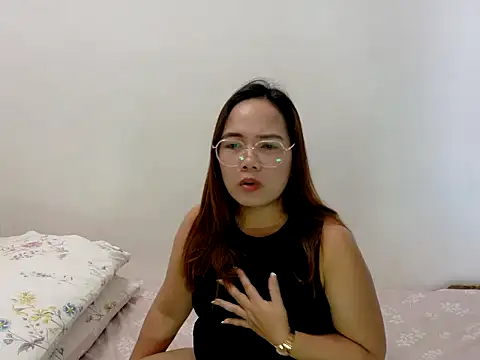 BURBERRY69 online show from 06-26-26, 07:47