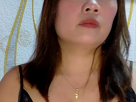 BURBERRY69 online show from 01-10-26, 05:47