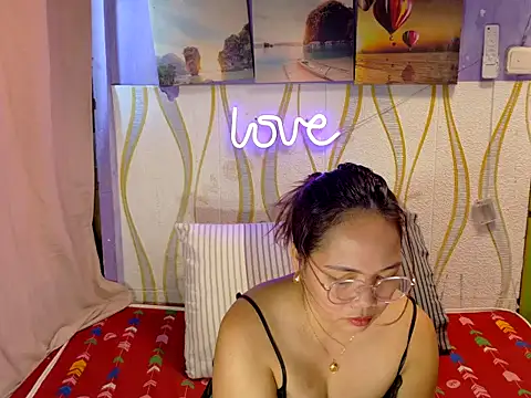 BURBERRY69 online show from 03-06-26, 01:33