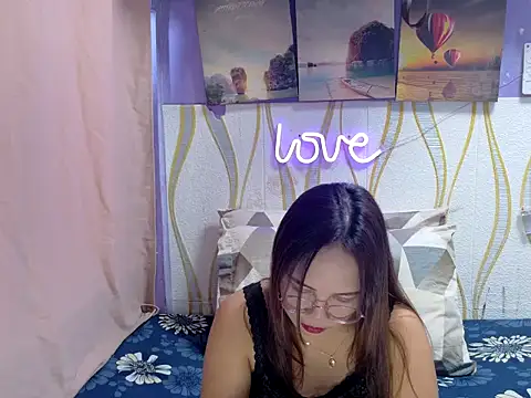 BURBERRY69 online show from 02-10-26, 02:54