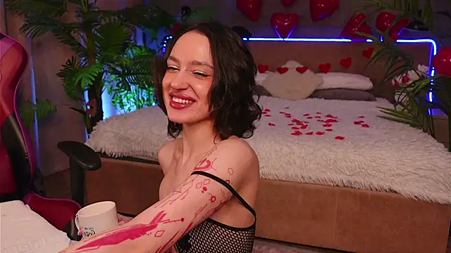 Snapshot of Devilinee chatting on 02-11-26, 06:57 Devilinee online show from 02-11-26, 06:57