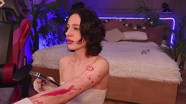 Devilinee online show from 11-26-25, 06:24