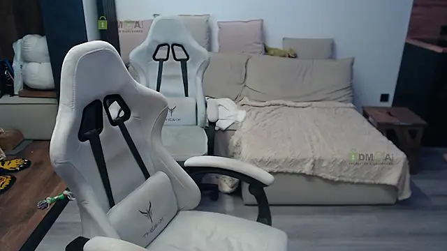 Snapshot of Sunny-Girl1 chatting on 02-12-26, 07:52 Sunny-Girl1 online show from 02-12-26, 07:52